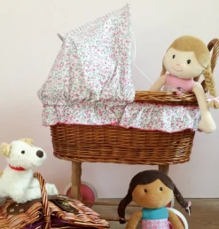 Cochecito de mimbre con decoración de flores - Egmont Toys