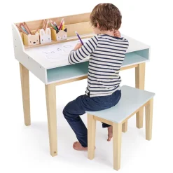 Escritorio y silla para niños de contrachapado y madera de hevea - Tender Leaf Toys