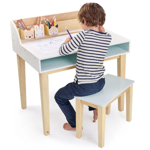 Escritorio y silla para niños de contrachapado y madera de hevea - Tender Leaf Toys