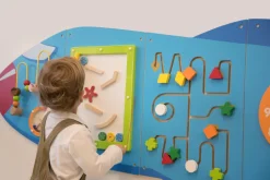 Panel de actividad montado en la pared Avión - Viga Toys